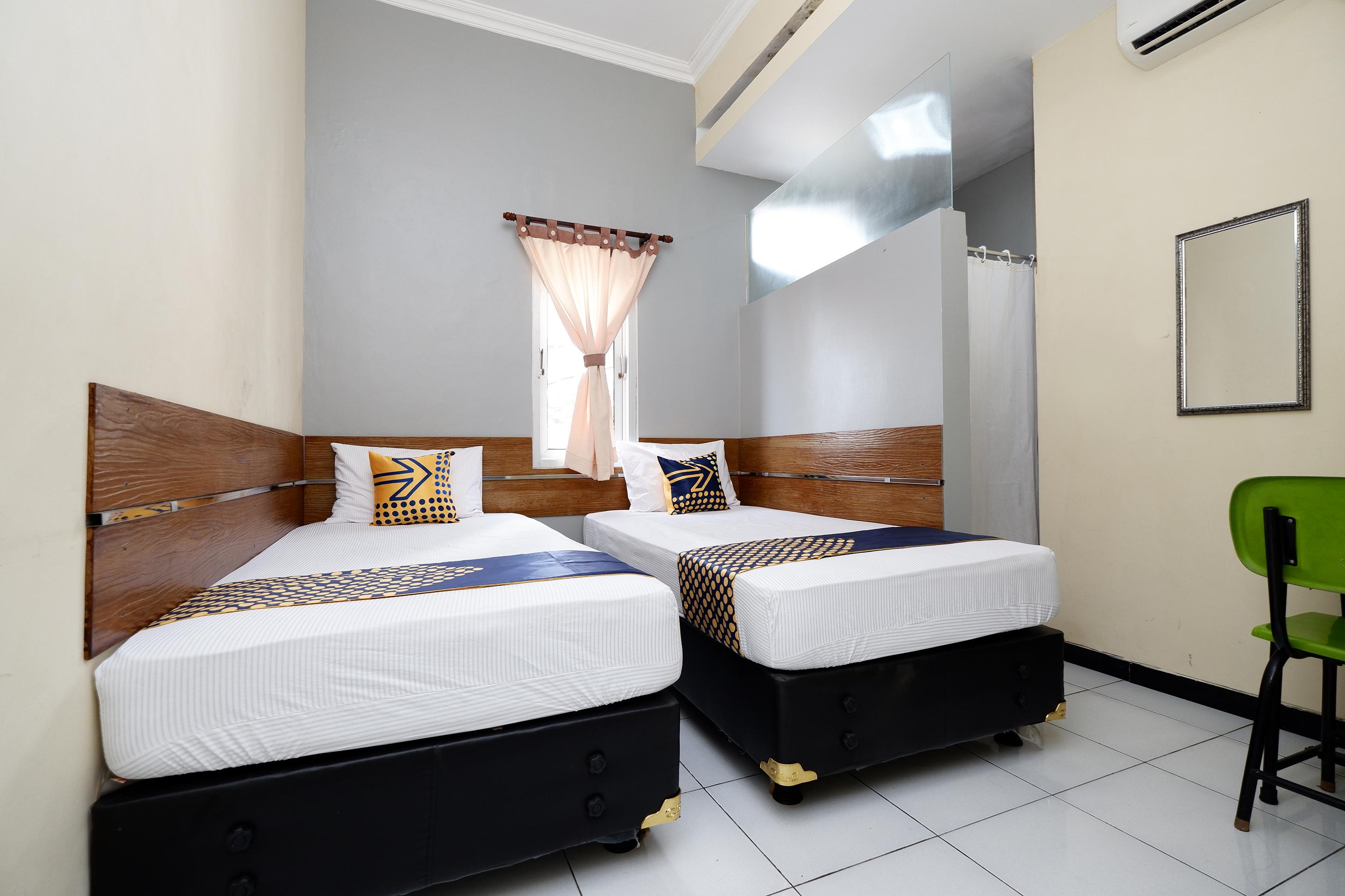 Super Oyo 2209 Solo Point Guest House Syariah Exterior foto