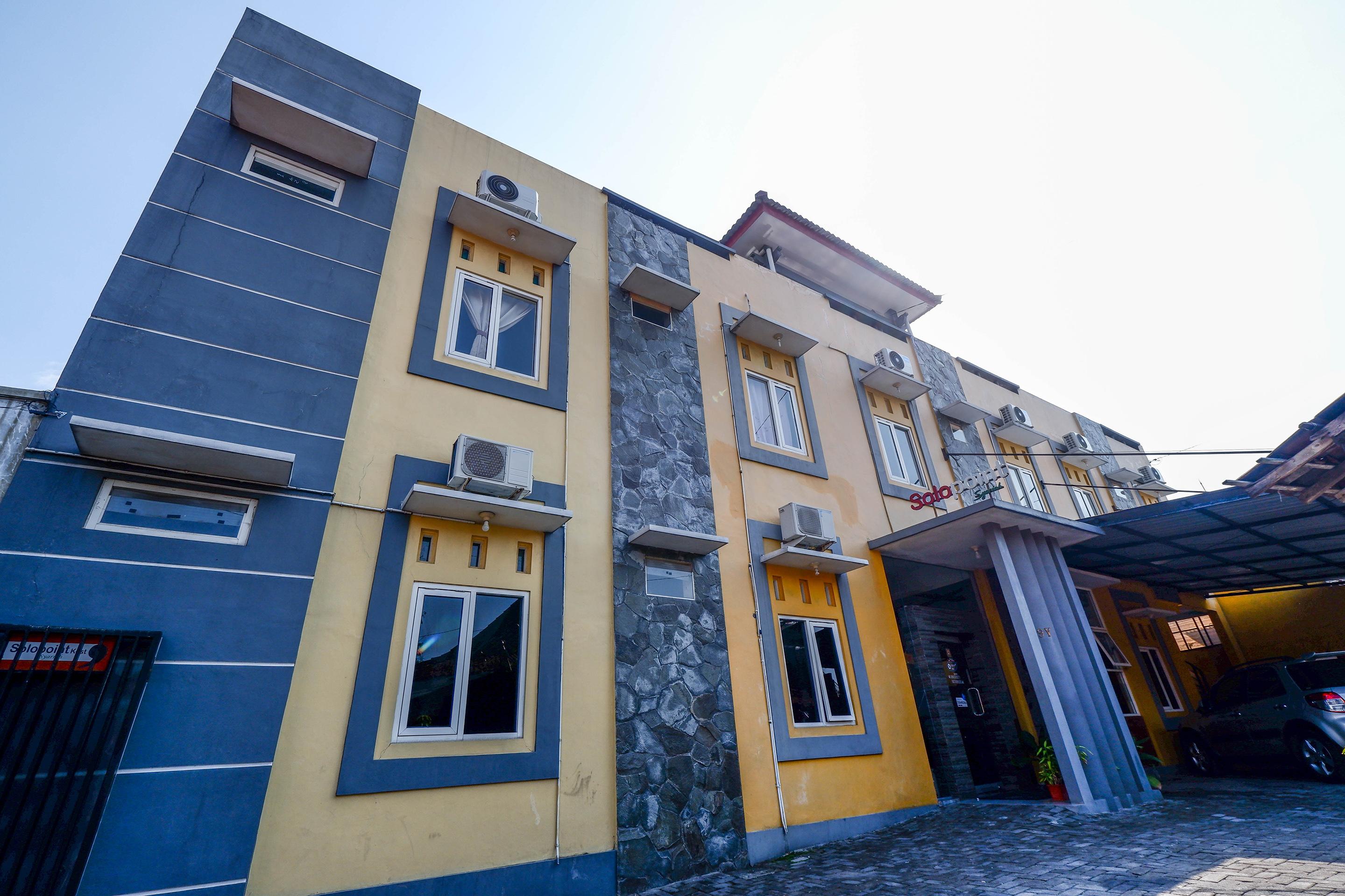 Super Oyo 2209 Solo Point Guest House Syariah Exterior foto