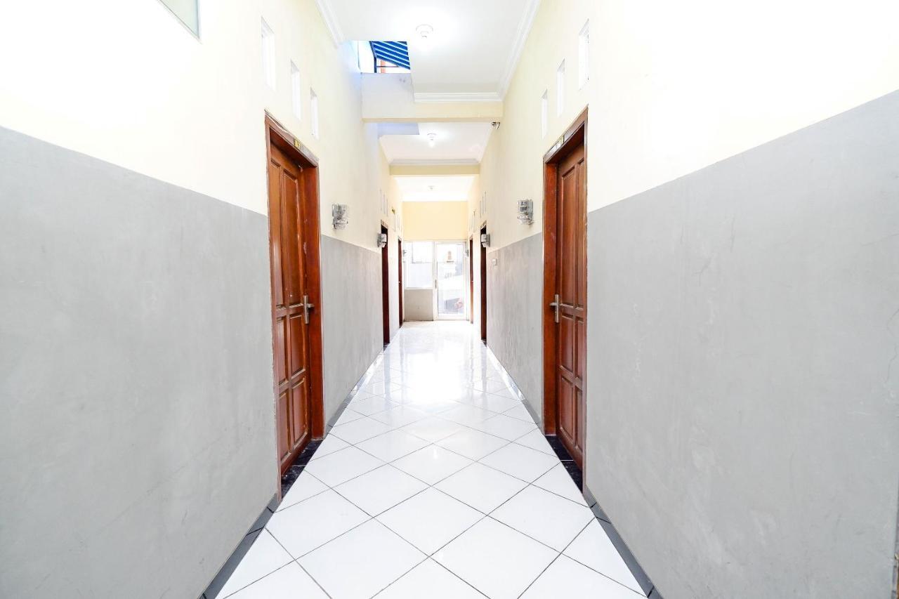 Super Oyo 2209 Solo Point Guest House Syariah Exterior foto